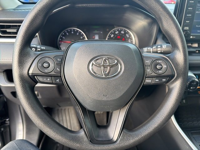 Used 2022 Toyota RAV4 XLE image 25