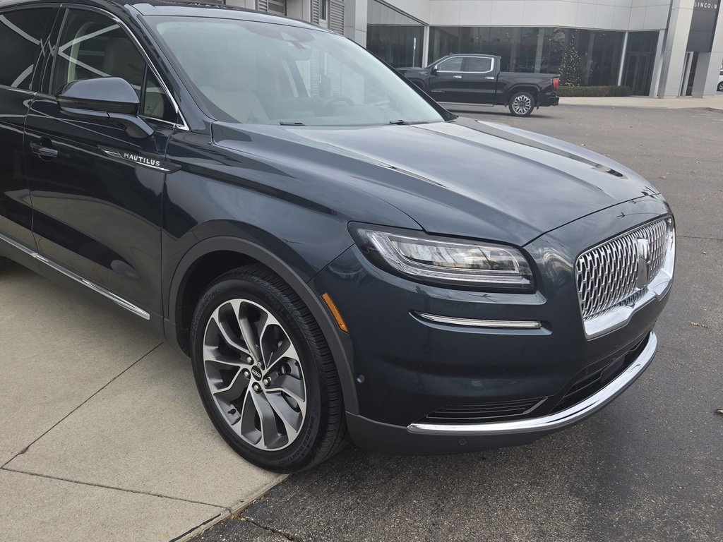 Certified 2023 Lincoln Nautilus Reserve image 40