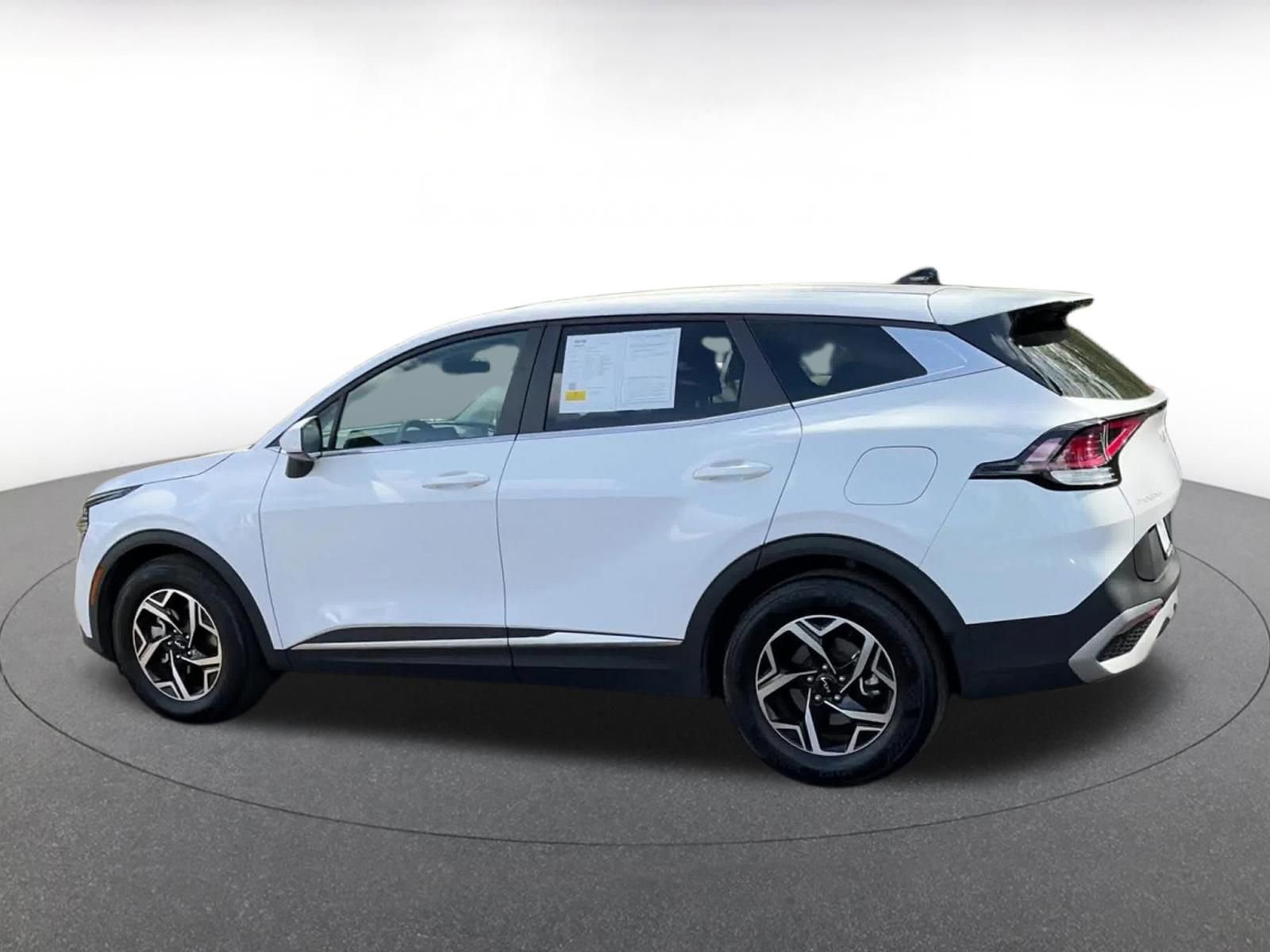 Used 2025 Kia Sportage LX image 10