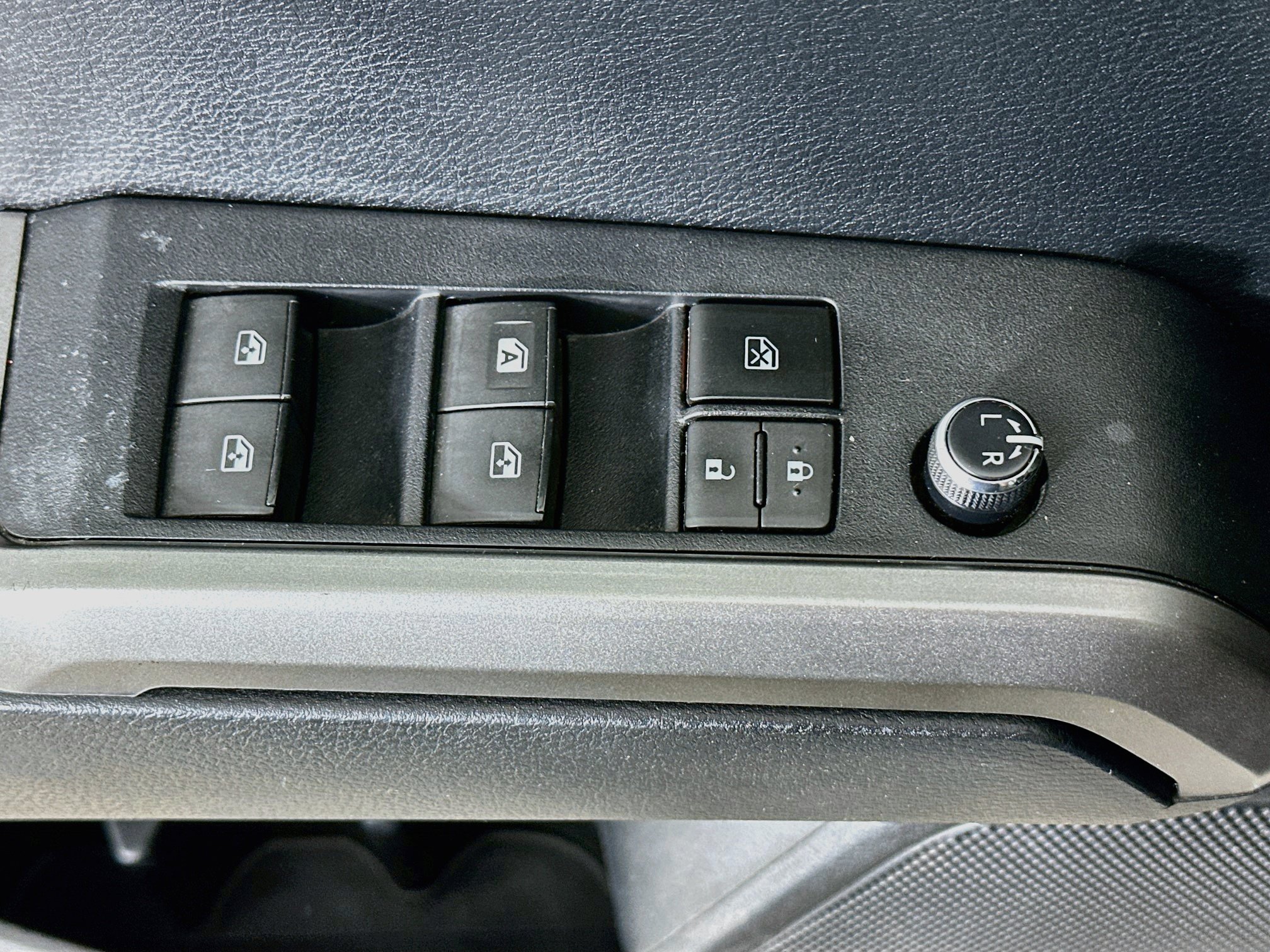 Used 2016 Toyota Tacoma SR5 RWD image 15
