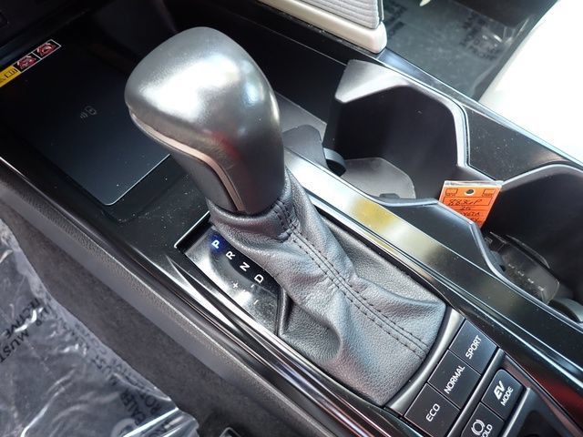 Used 2025 Toyota Camry SE FWD image 25