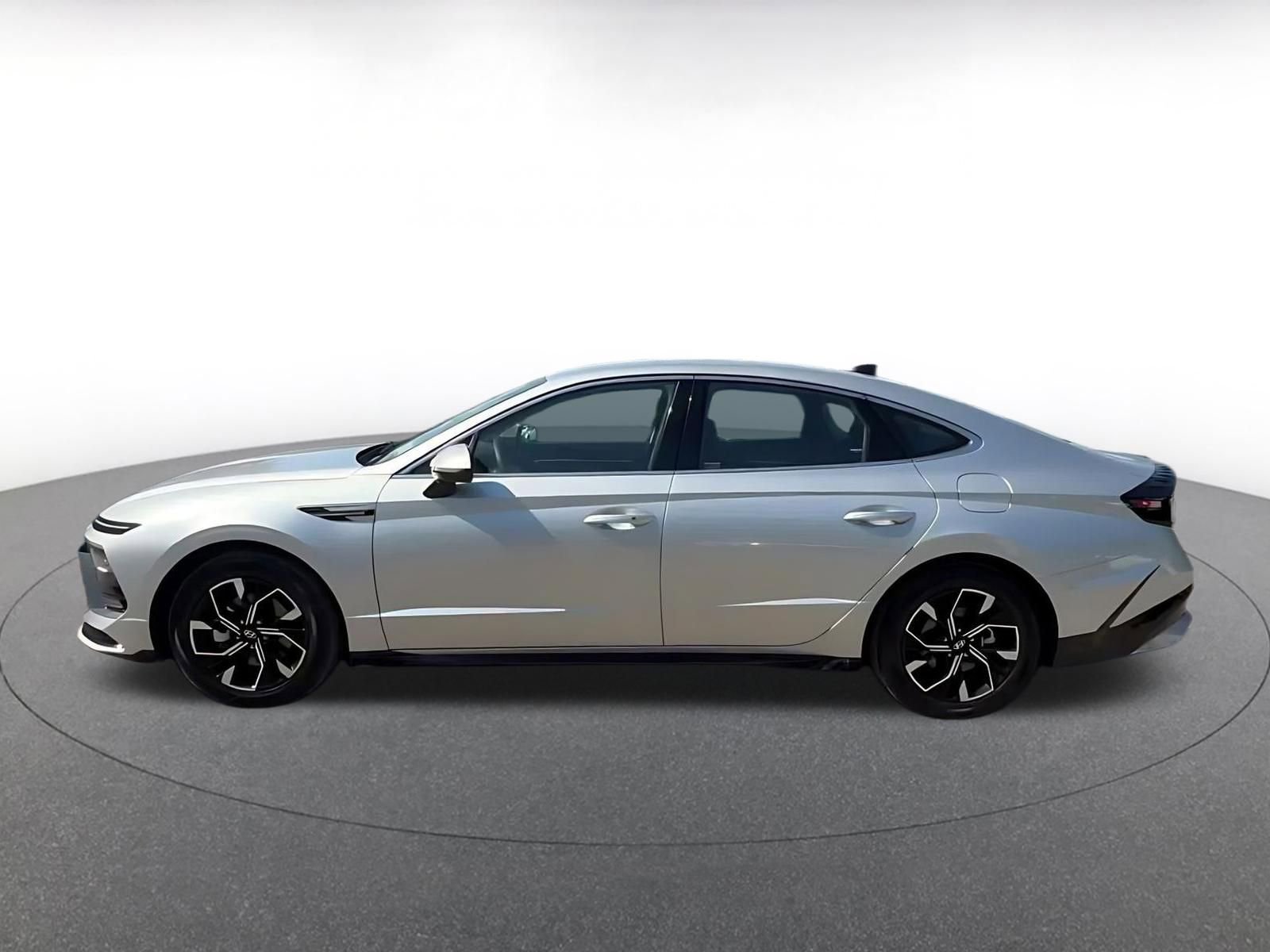 Used 2025 Hyundai Sonata SEL FWD image 10