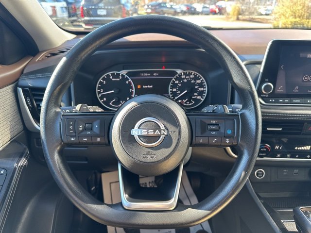 Used 2023 Nissan Rogue SV image 18