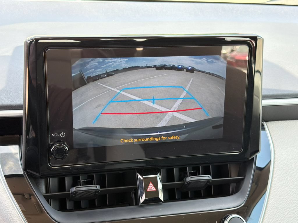 Used 2025 Toyota Corolla LE FWD image 29