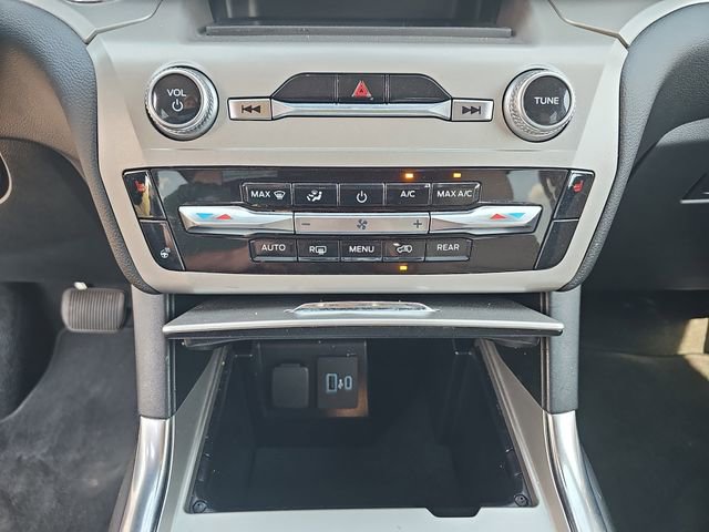 Used 2022 Ford Explorer XLT w/ Equipment Group 202A image 29