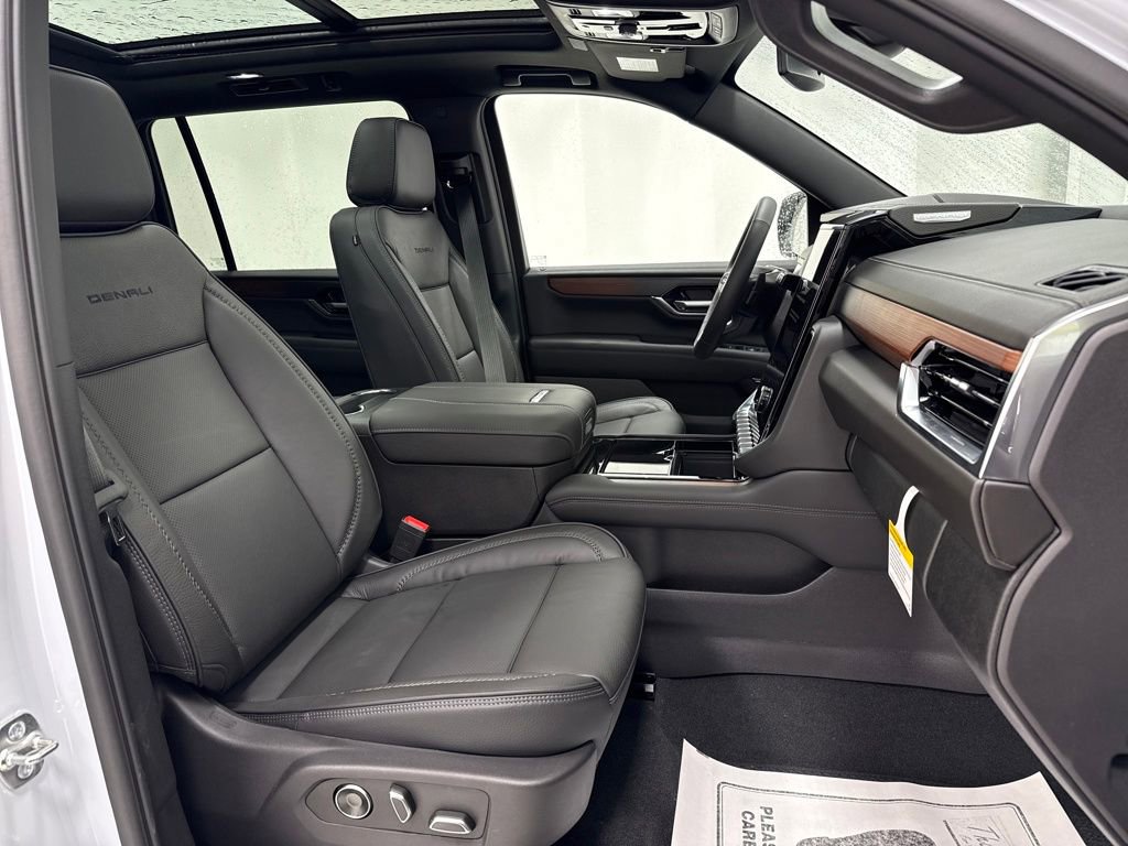 New 2026 GMC Yukon XL Denali w/ Sun & Power Step Package image 9