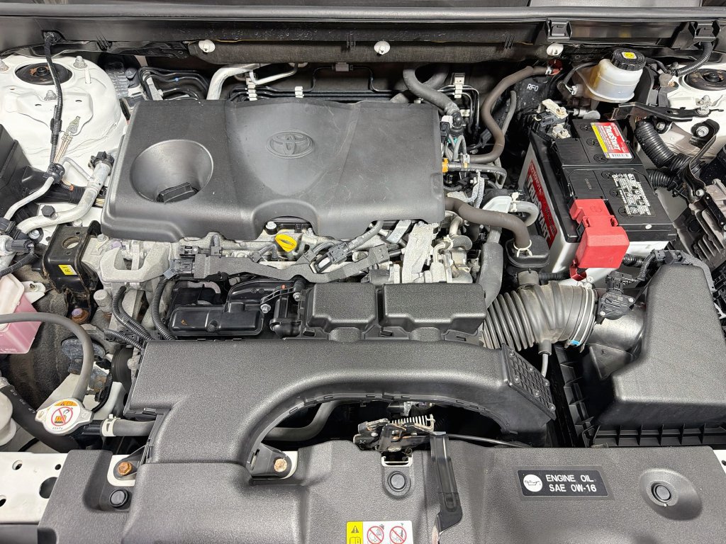 Used 2020 Toyota RAV4 XLE Premium AWD/4WD image 32