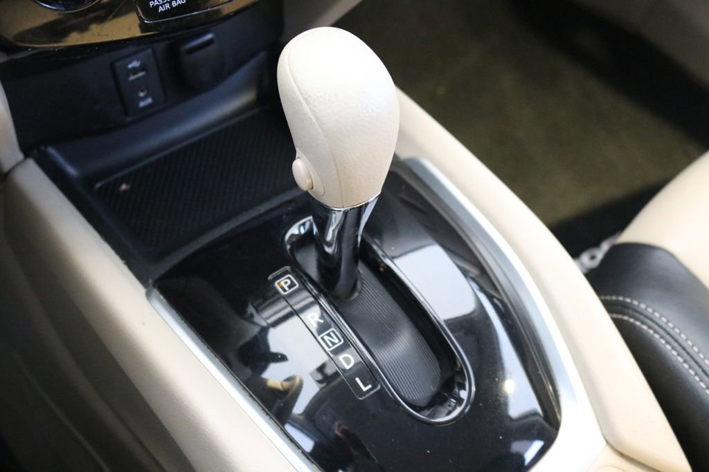 Used 2014 Nissan Rogue SV image 47