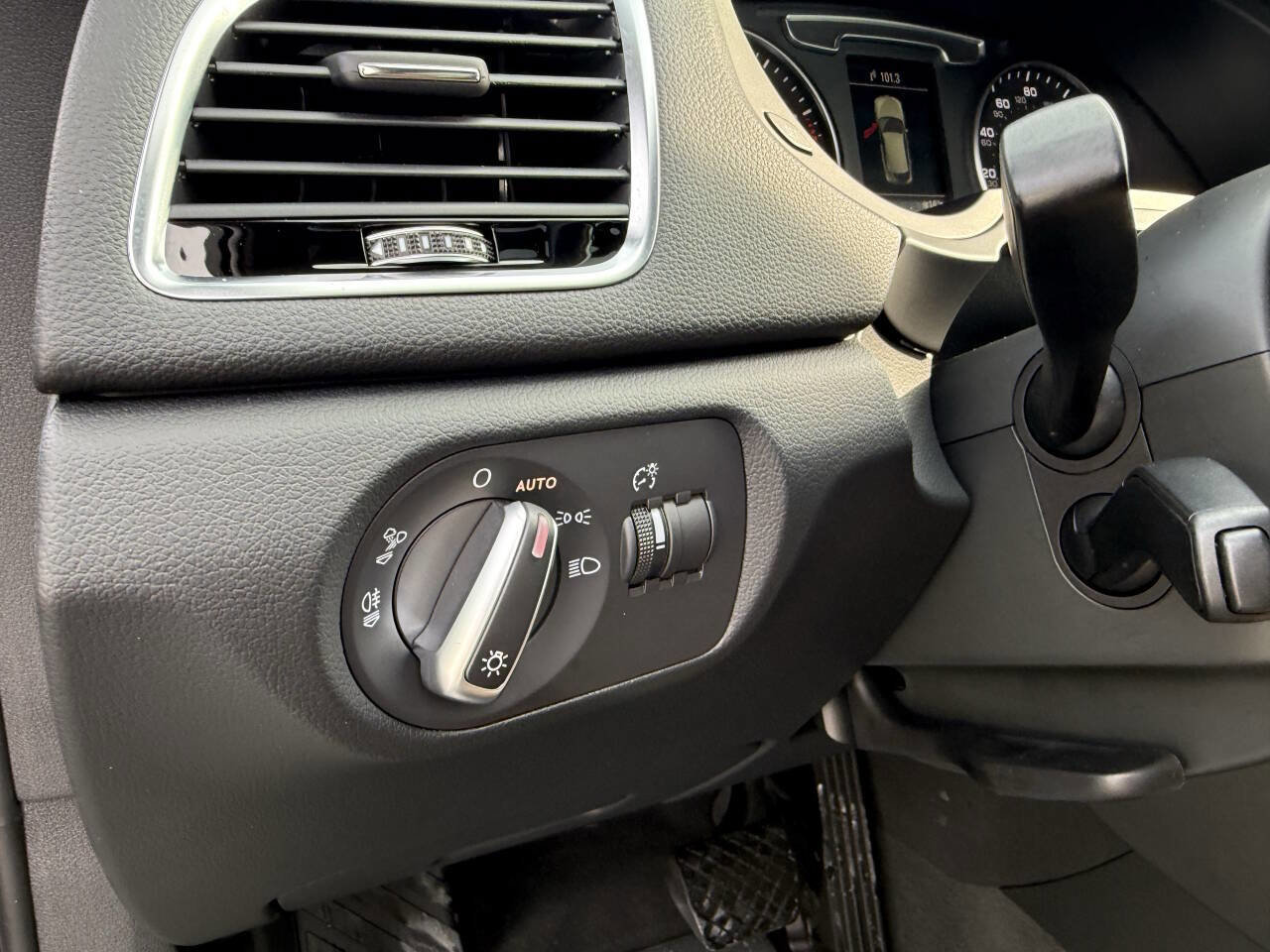 Used 2017 Audi Q3 2.0T Prestige image 23