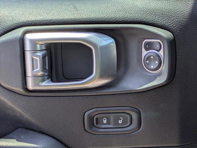 Used 2020 Jeep Gladiator Overland AWD/4WD image 2