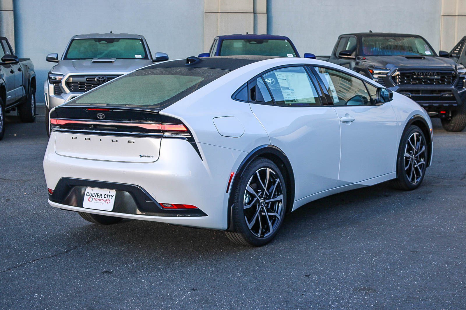 New 2026 Toyota Prius Plug-In Hybrid FWD image 9