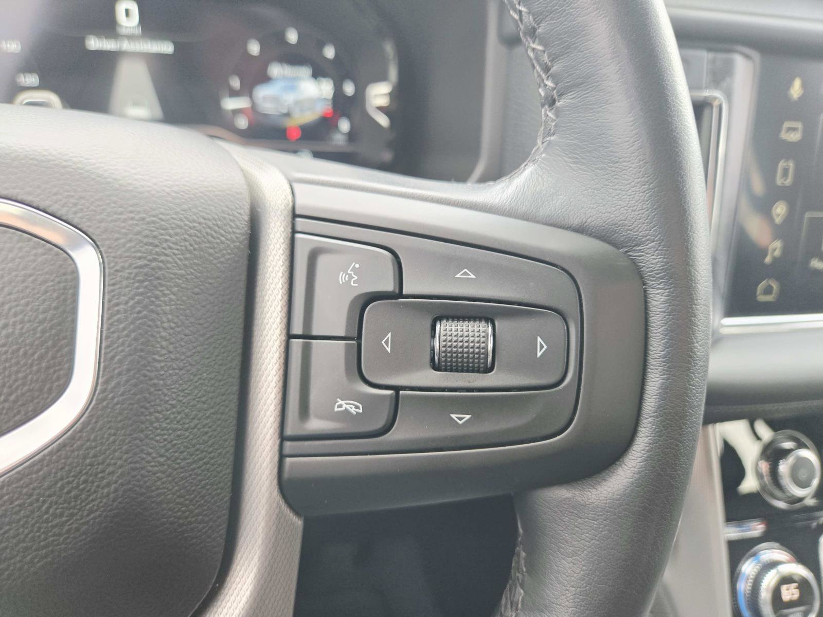 Used 2023 GMC Yukon XL Denali w/ Denali Reserve Package image 28