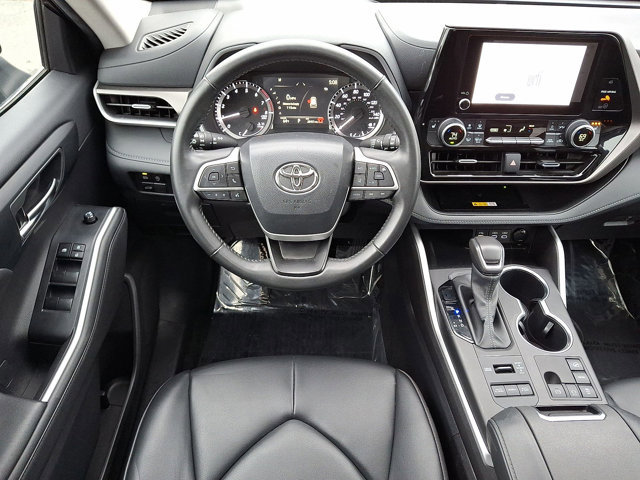 Used 2024 Toyota Highlander XLE image 23