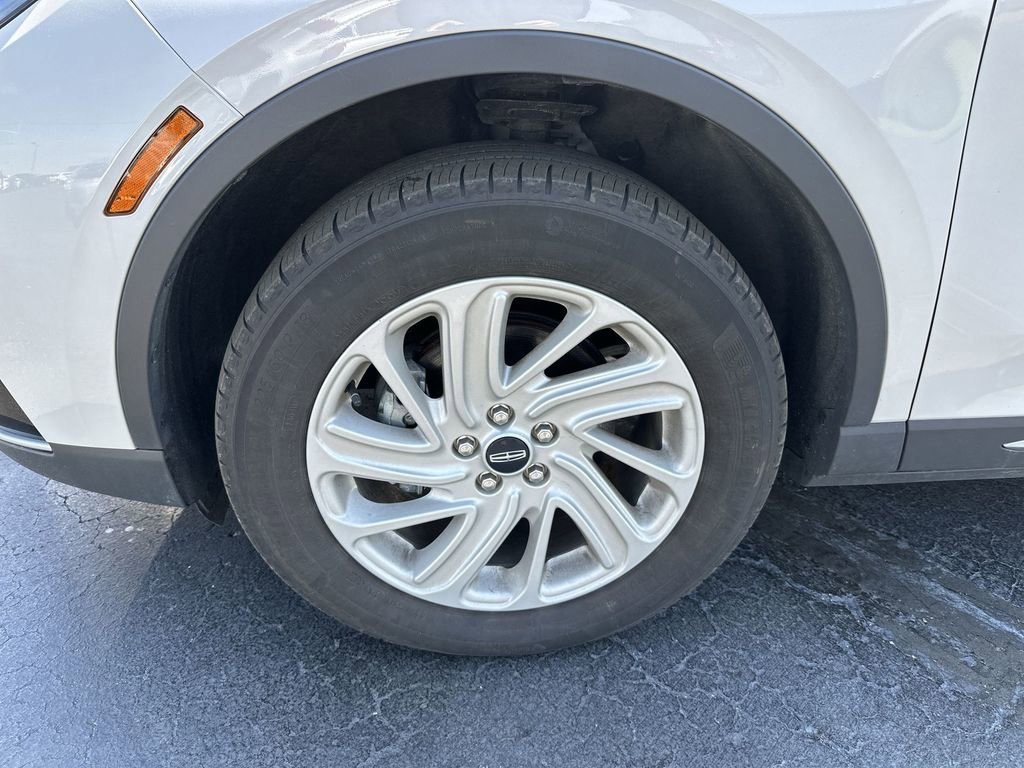 Used 2023 Lincoln Corsair AWD w/ Towing Package image 10