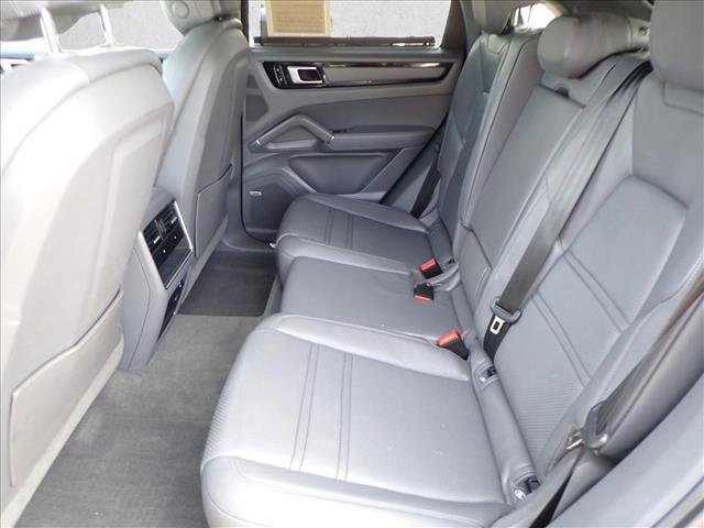 Used 2021 Porsche Cayenne Coupe image 10