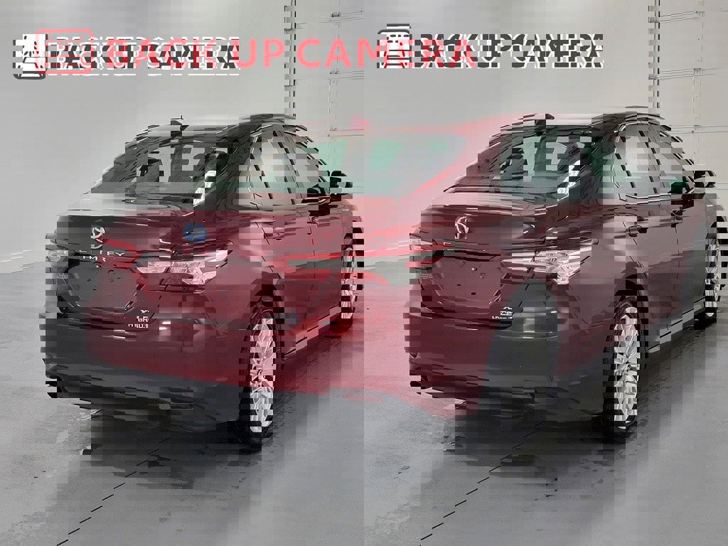 Used 2020 Toyota Camry XLE image 9