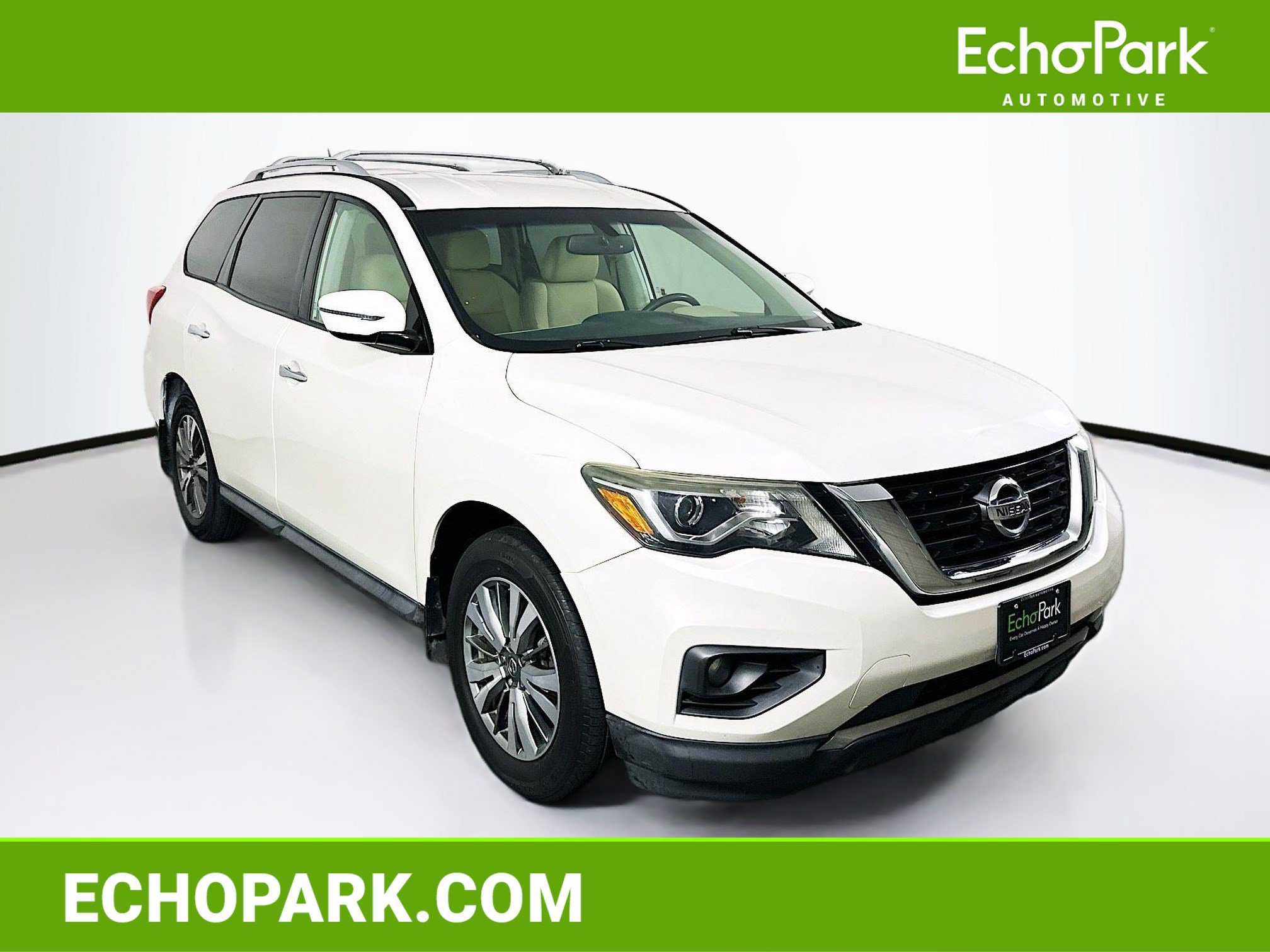 Used 2017 Nissan Pathfinder SV FWD image 1