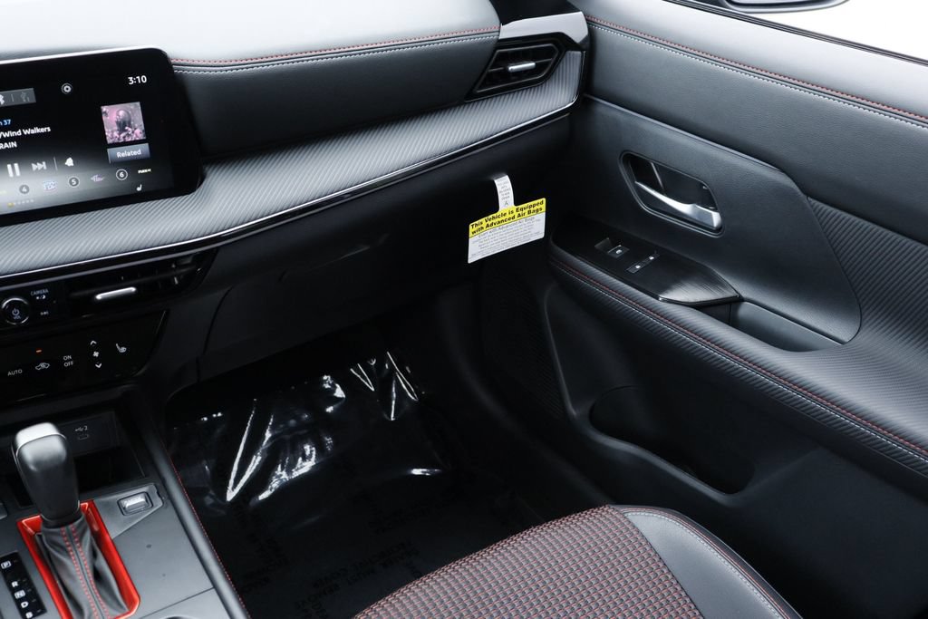 Used 2025 Nissan Kicks SR w/ SR Premium Package AWD/4WD image 25