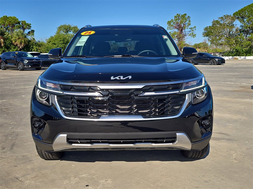 Certified 2025 Kia Seltos EX w/ EX Sunroof Package image 3