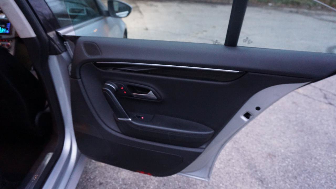 Used 2014 Volkswagen CC Executive FWD image 26