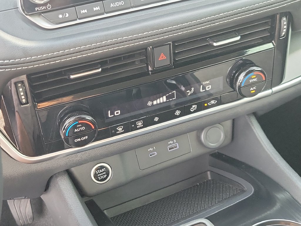 Certified 2023 Nissan Rogue SV FWD image 27