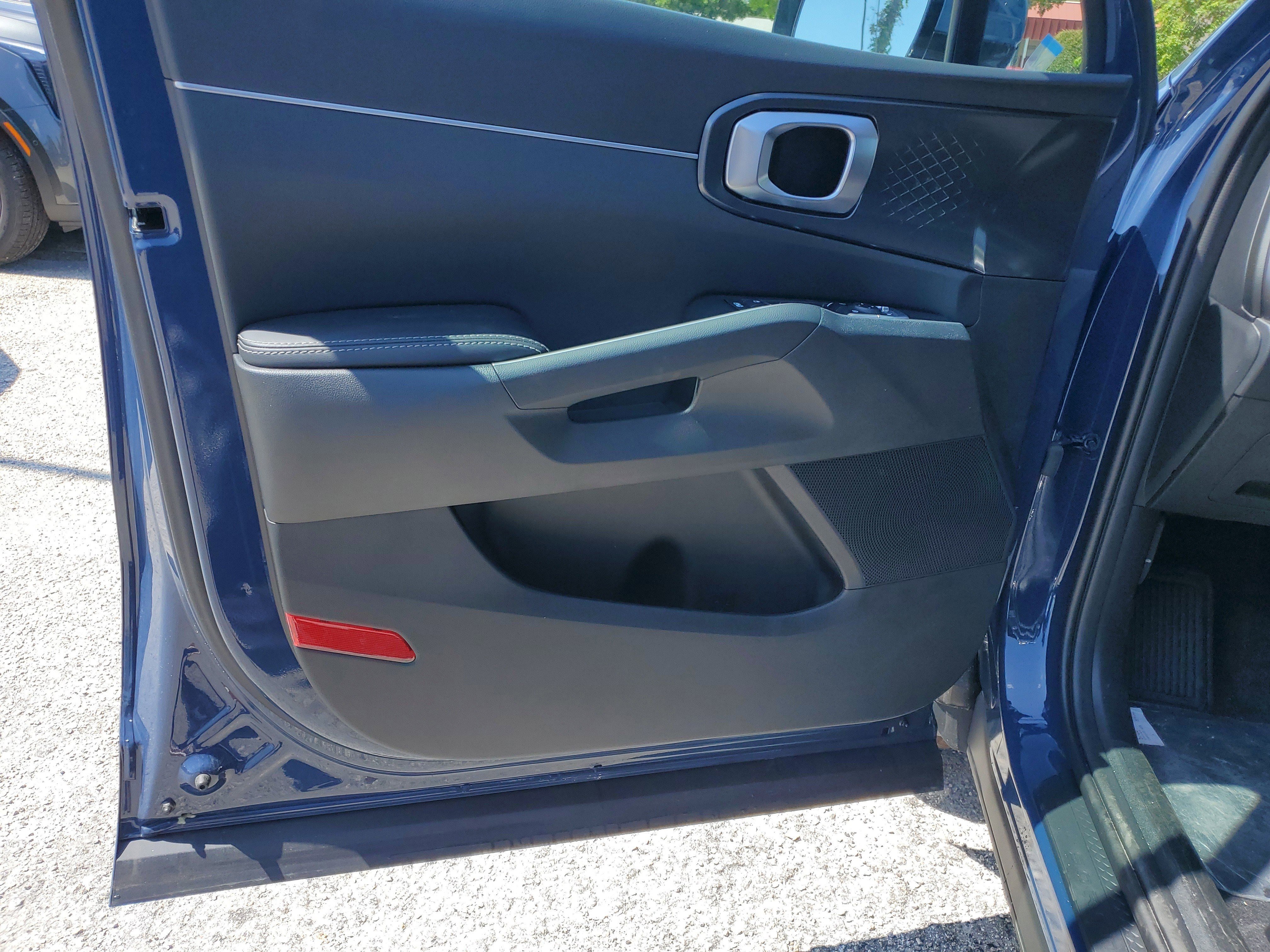 New 2025 Kia Sorento EX image 11