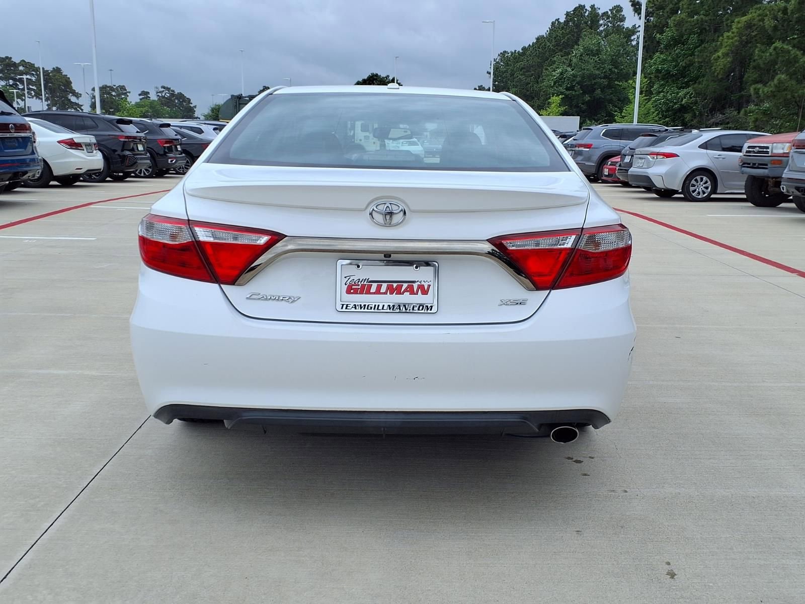 Used 2016 Toyota Camry XSE w/ Moonroof Package FWD image 4