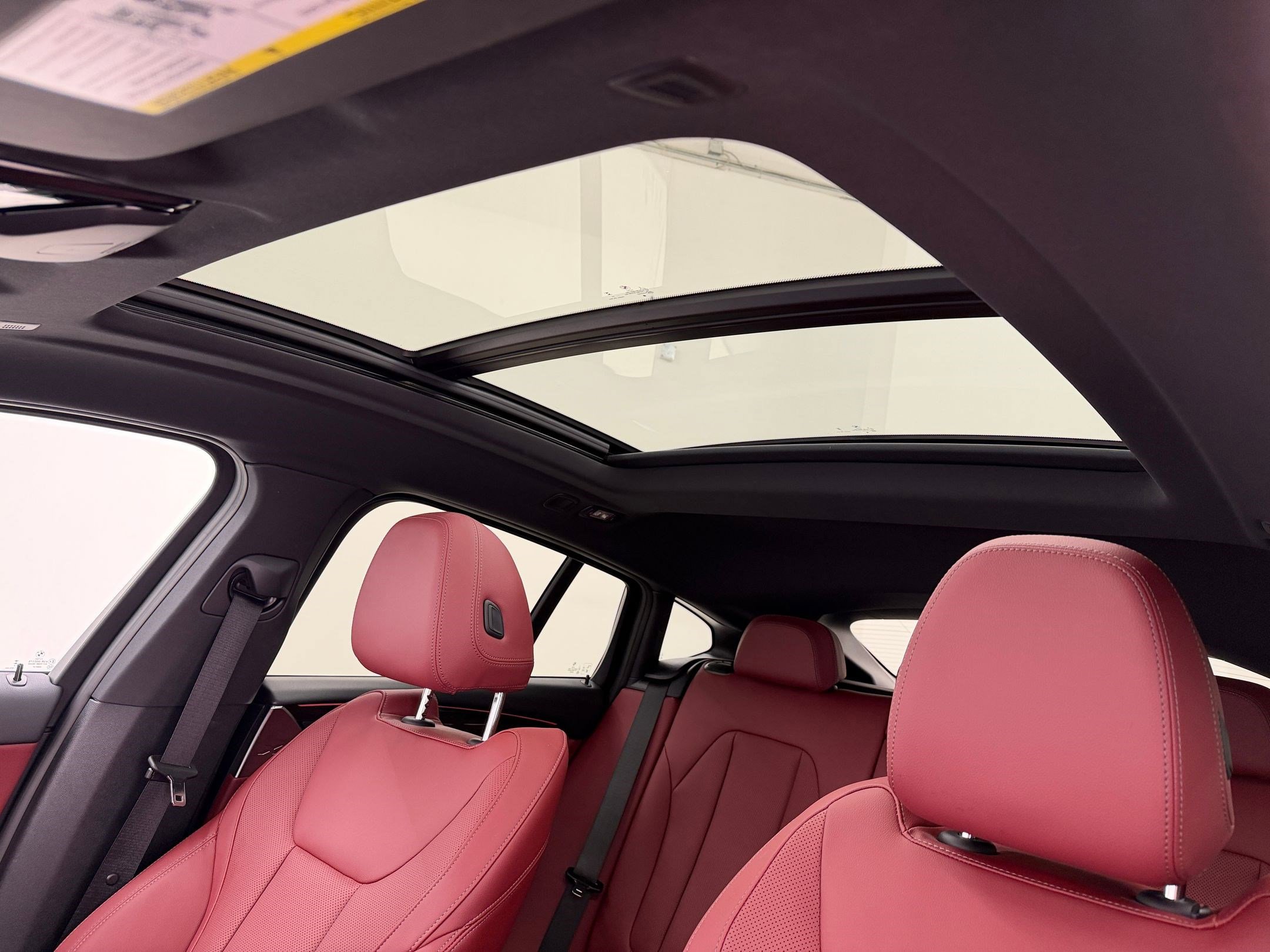 Certified 2025 BMW X4 xDrive30i w/ Premium Package image 15