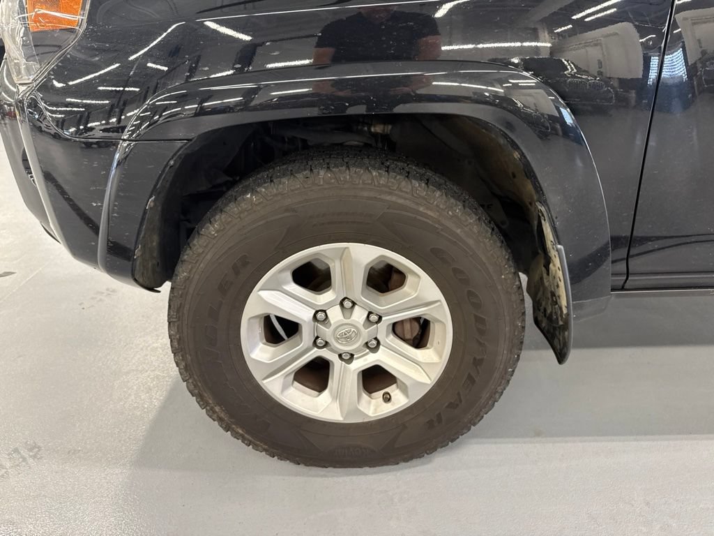 Used 2017 Toyota 4Runner SR5 Premium AWD/4WD image 10