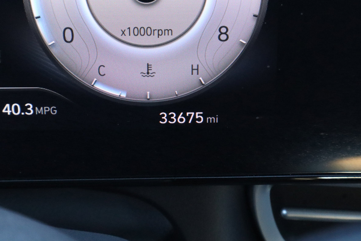 Used 2025 Hyundai Elantra SEL FWD image 29