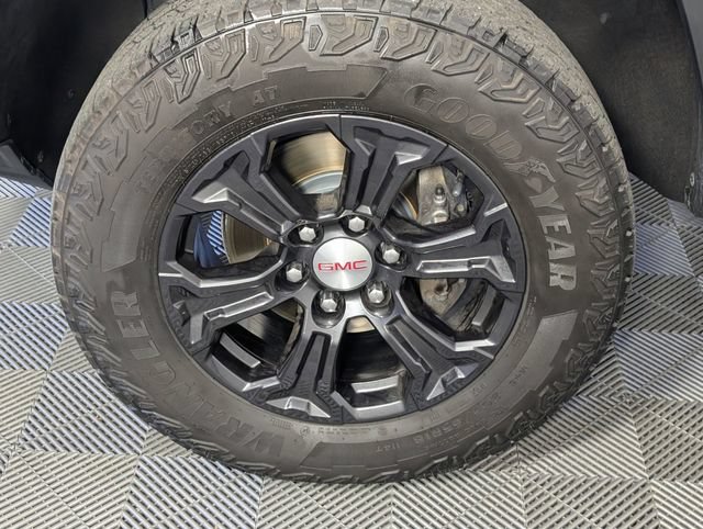 Used 2024 GMC Canyon Elevation w/ Elevation Premium Package AWD/4WD image 8