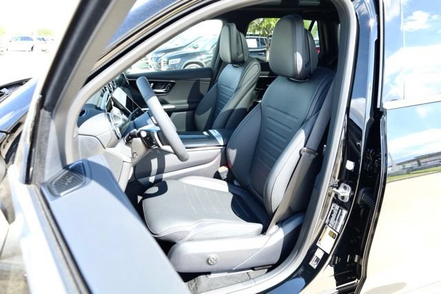 Used 2026 Mercedes-Benz GLC 300 image 23