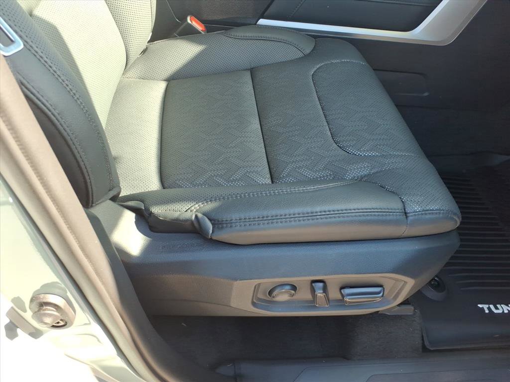 Used 2024 Toyota Tundra Limited AWD/4WD image 17