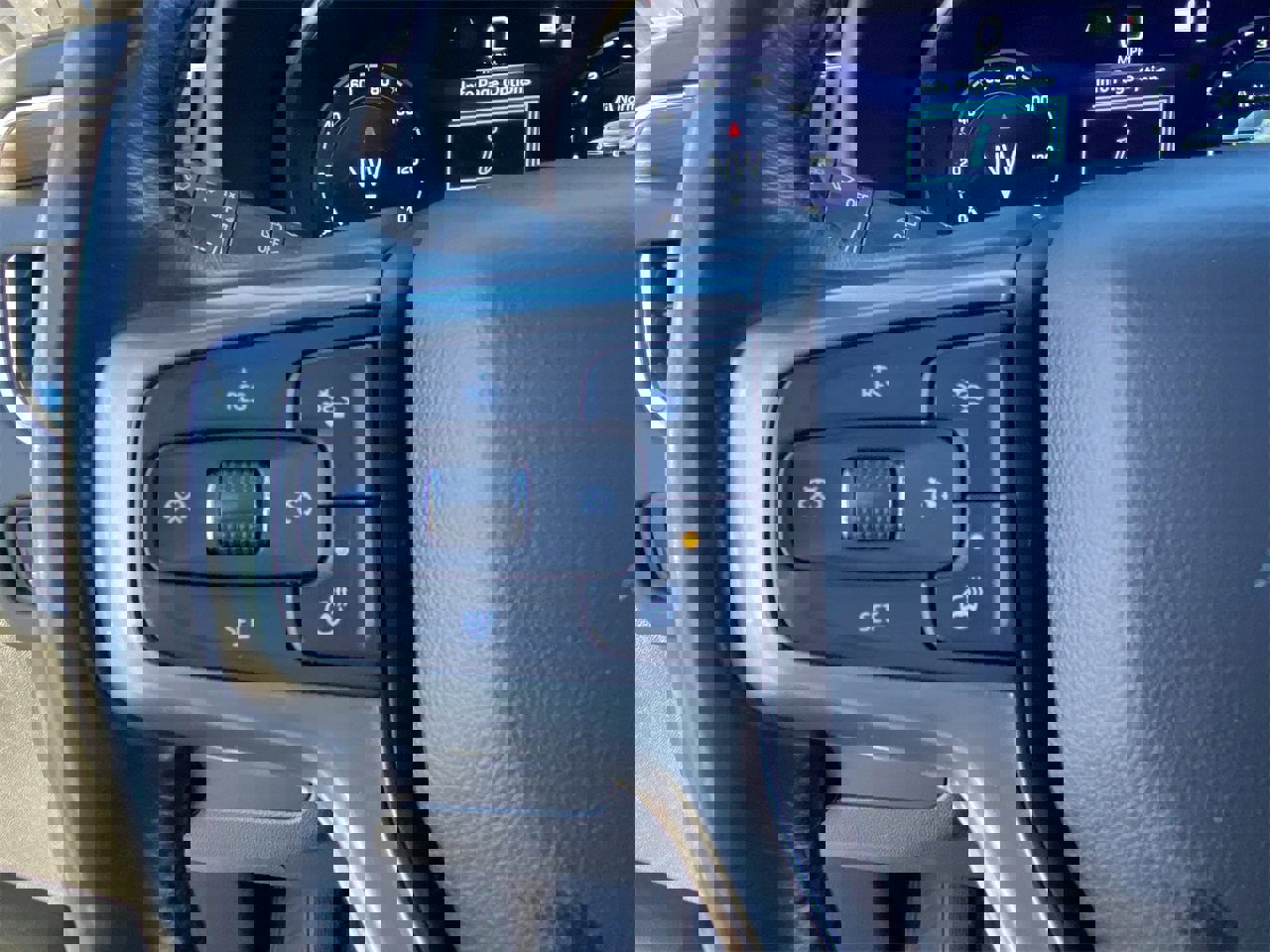 Used 2023 Chevrolet Suburban Z71 w/ Luxury Package image 22