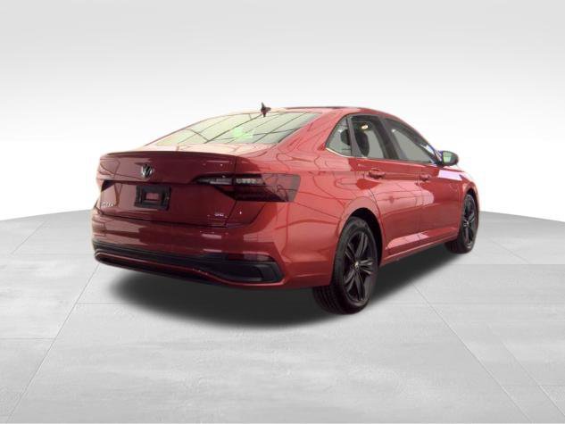Used 2023 Volkswagen Jetta SE FWD image 4