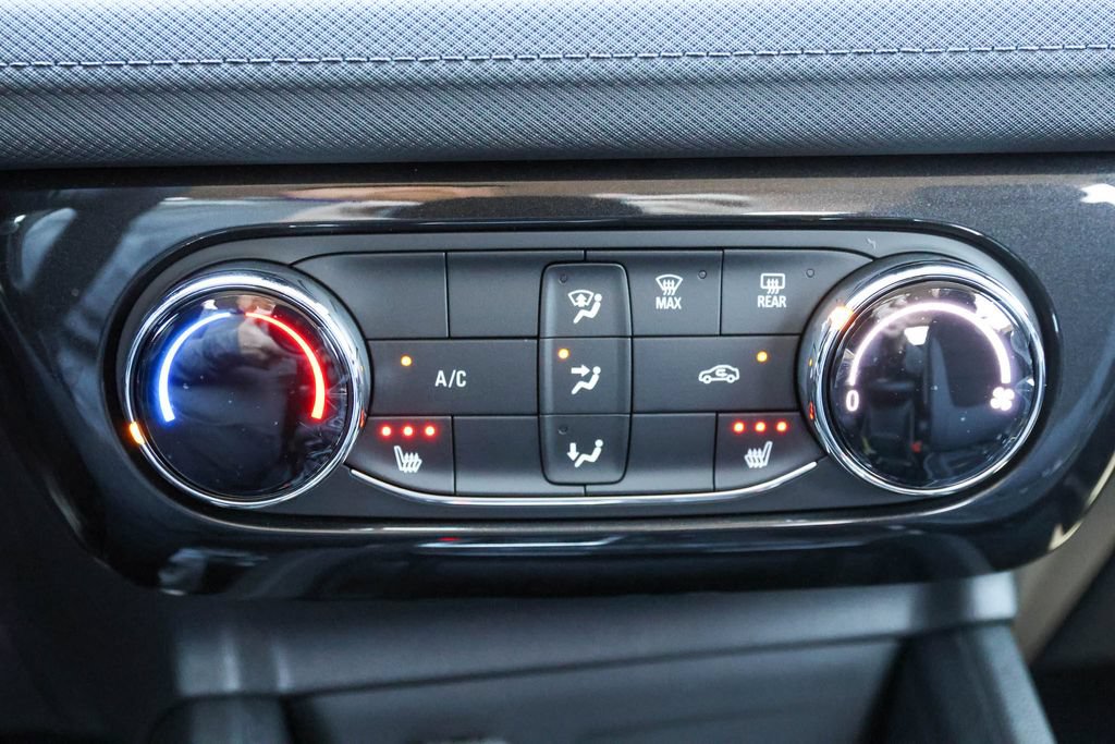 New 2026 Chevrolet TrailBlazer LT w/ LT Cold Weather Package FWD image 18