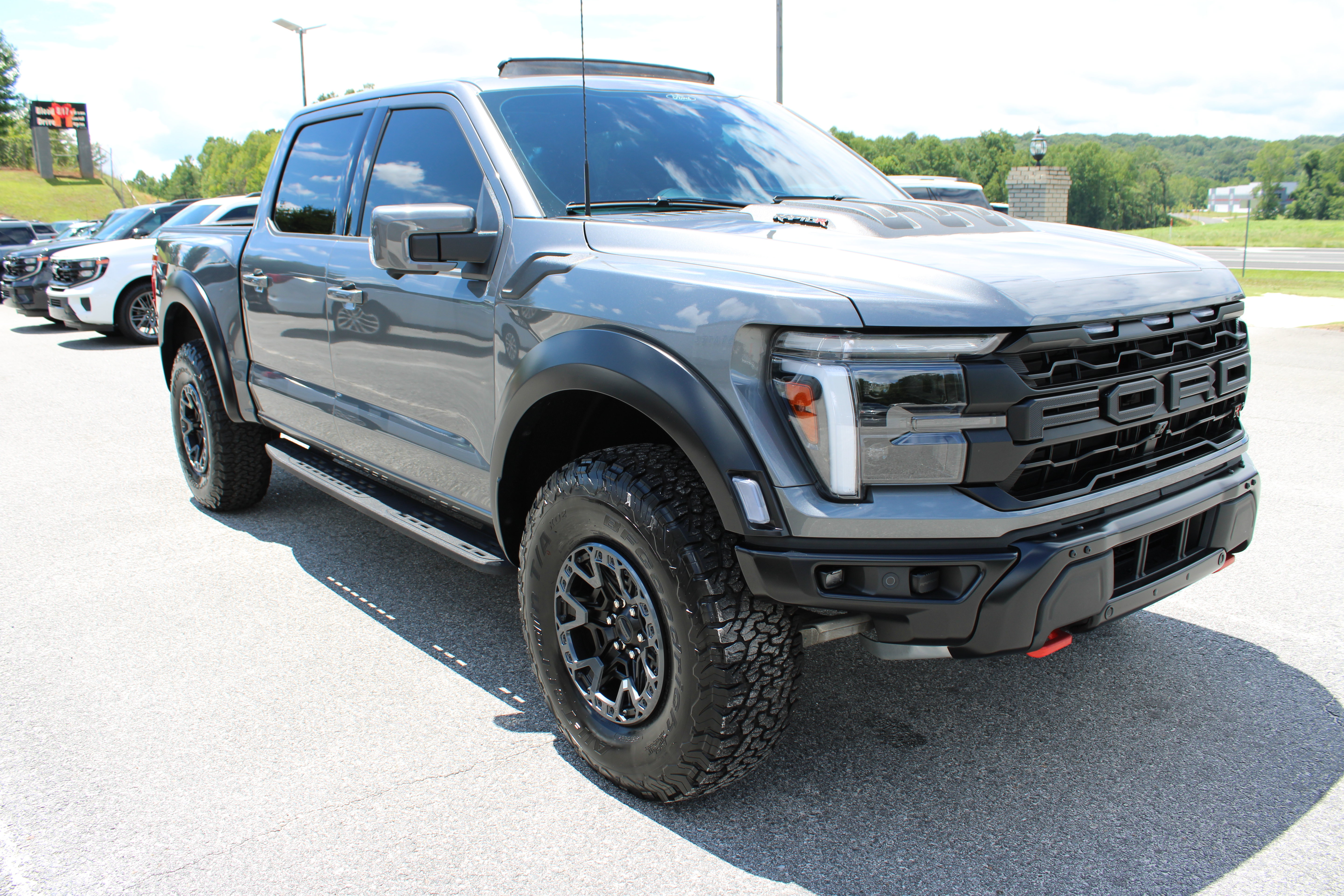 Used 2025 Ford F150 Raptor w/ Equipment Group 803A Raptor R AWD/4WD image 4