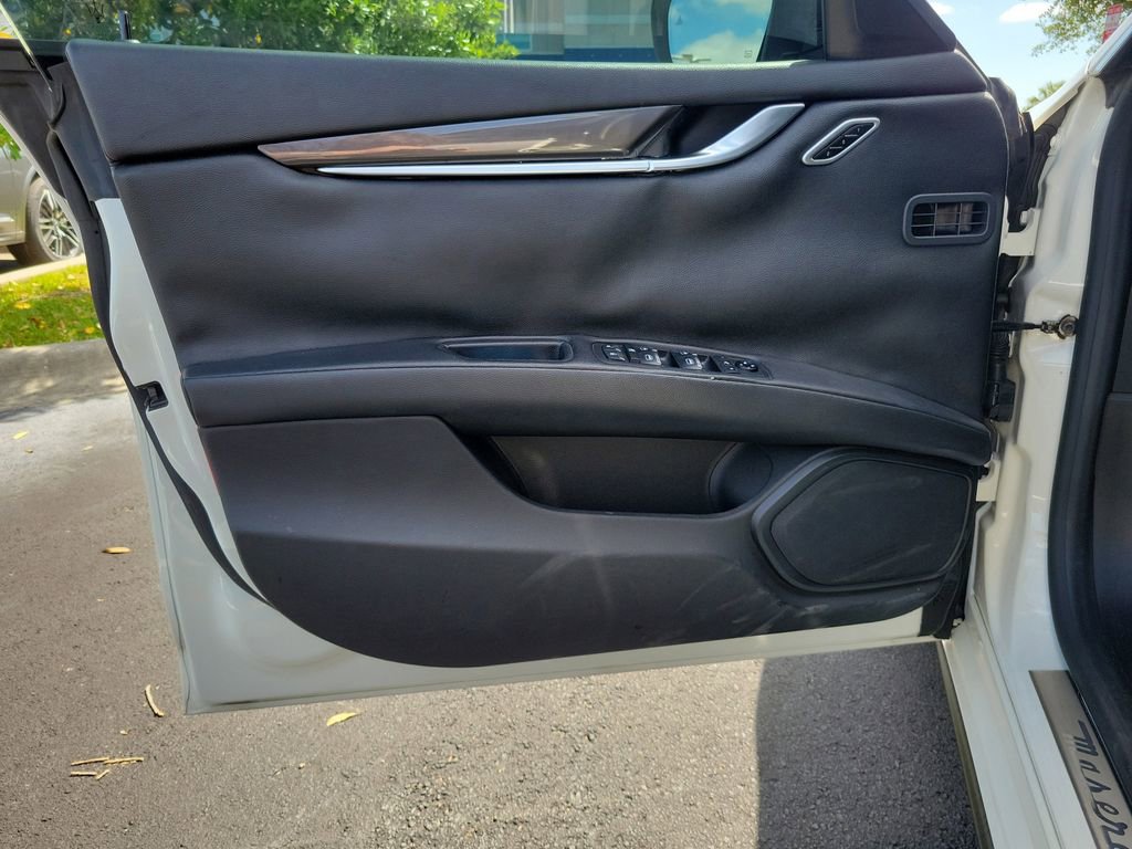 Used 2019 Maserati Ghibli RWD image 17