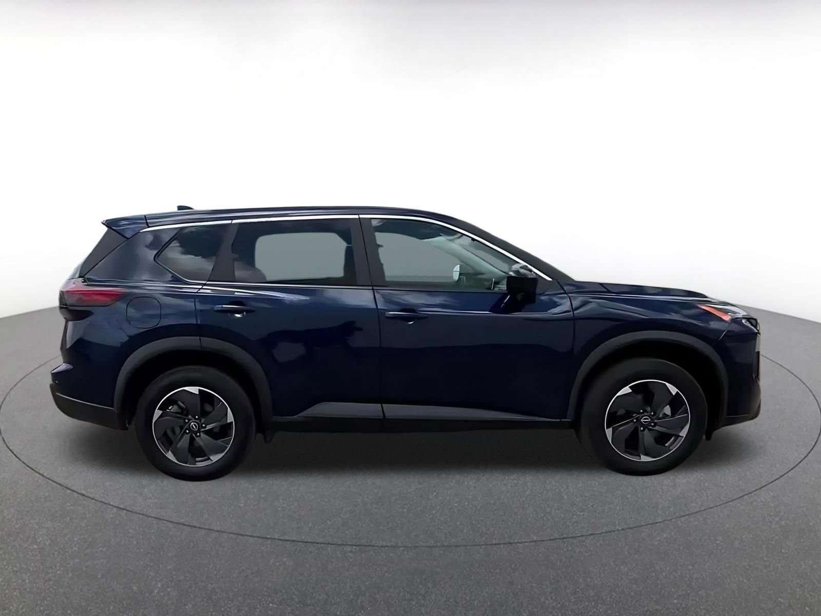Used 2025 Nissan Rogue SV FWD image 16