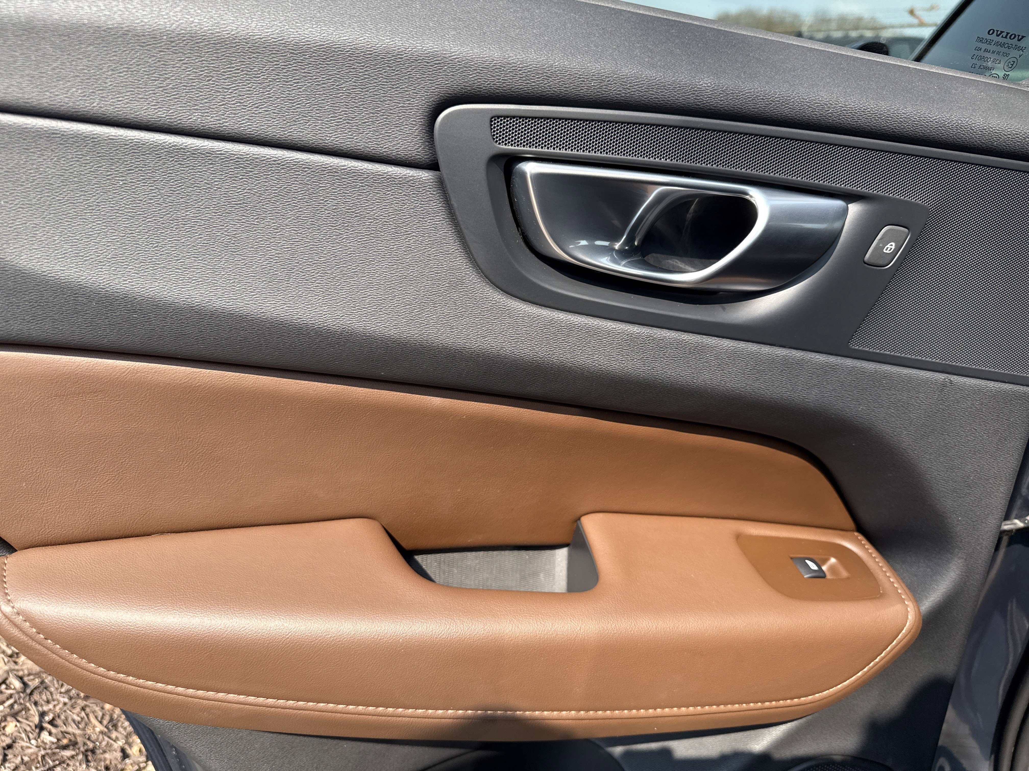 Used 2024 Volvo XC60 B5 Plus AWD/4WD image 21