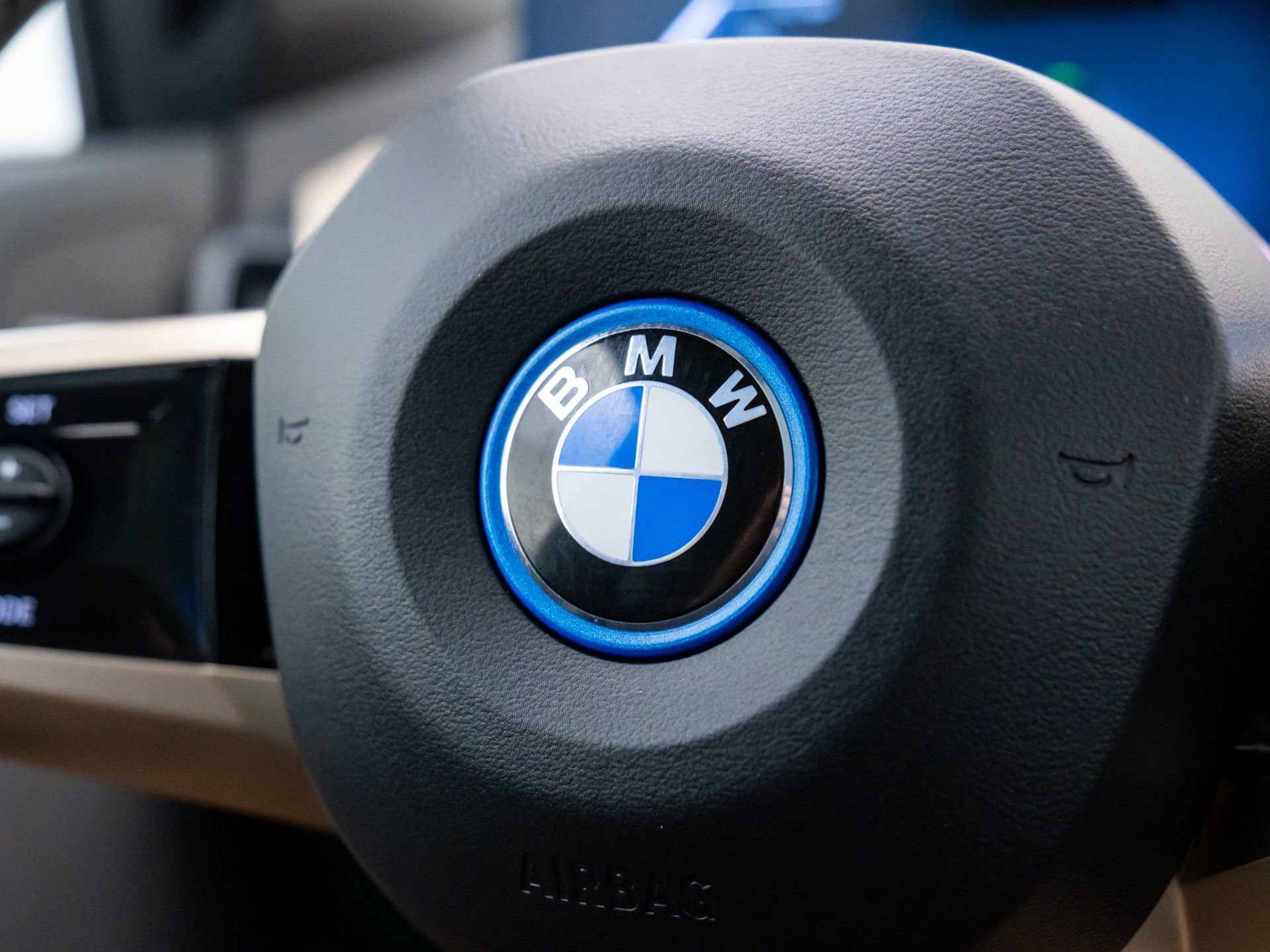 Used 2024 BMW iX xDrive50 w/ Convenience Package image 31