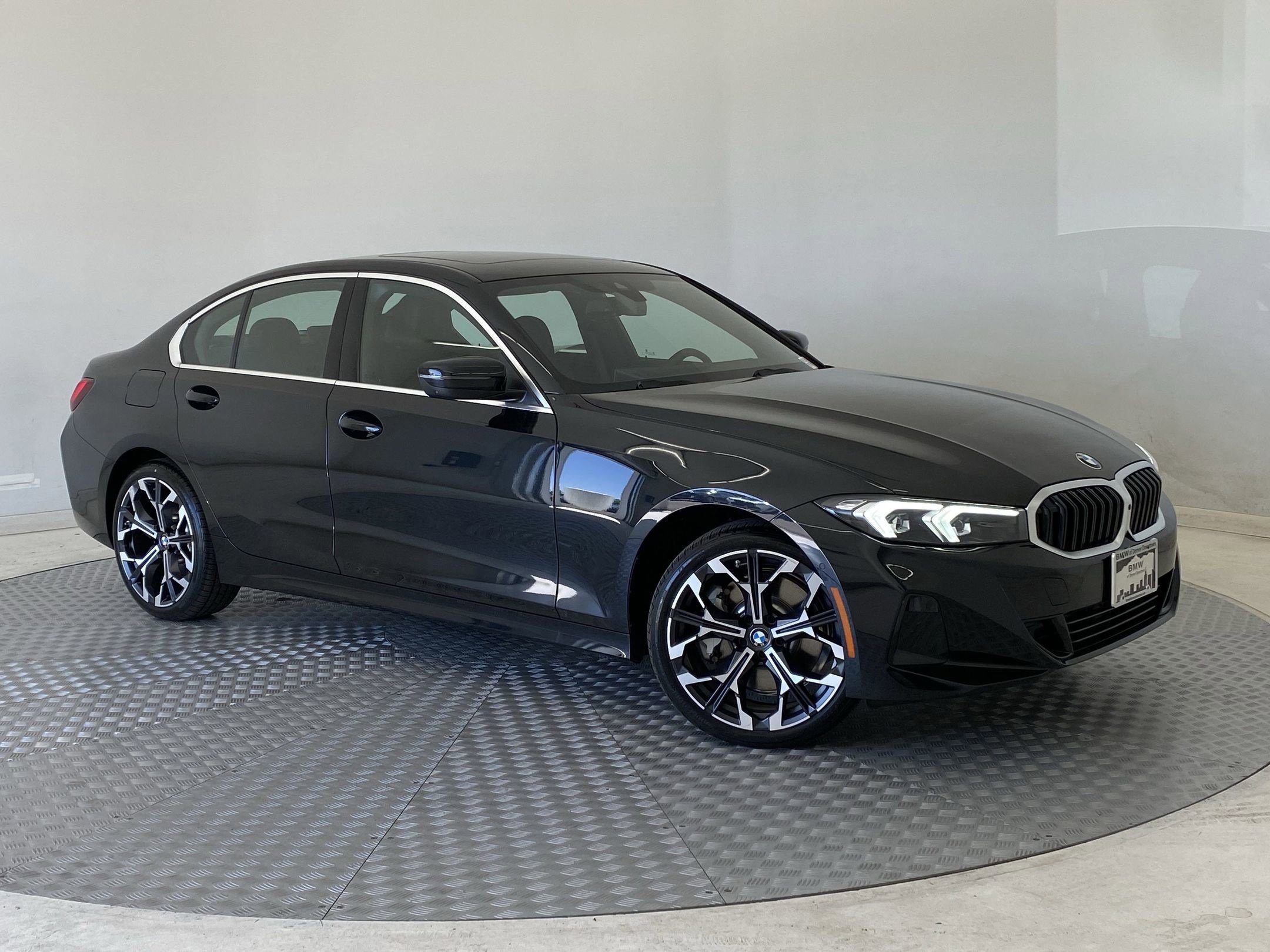 Used 2025 BMW 330i xDrive Sedan w/ Premium Package image 6