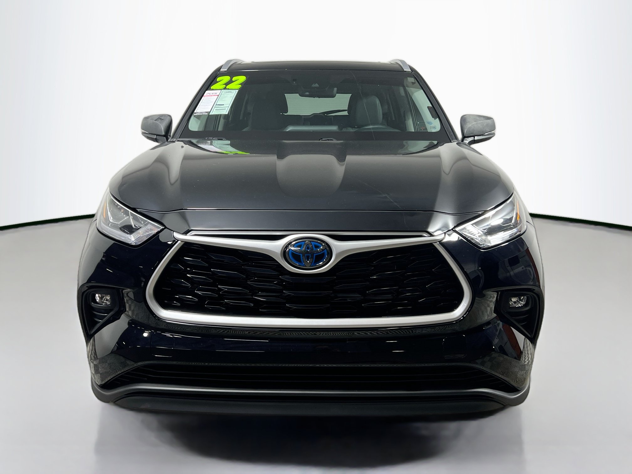 Used 2022 Toyota Highlander Bronze Edition FWD image 11