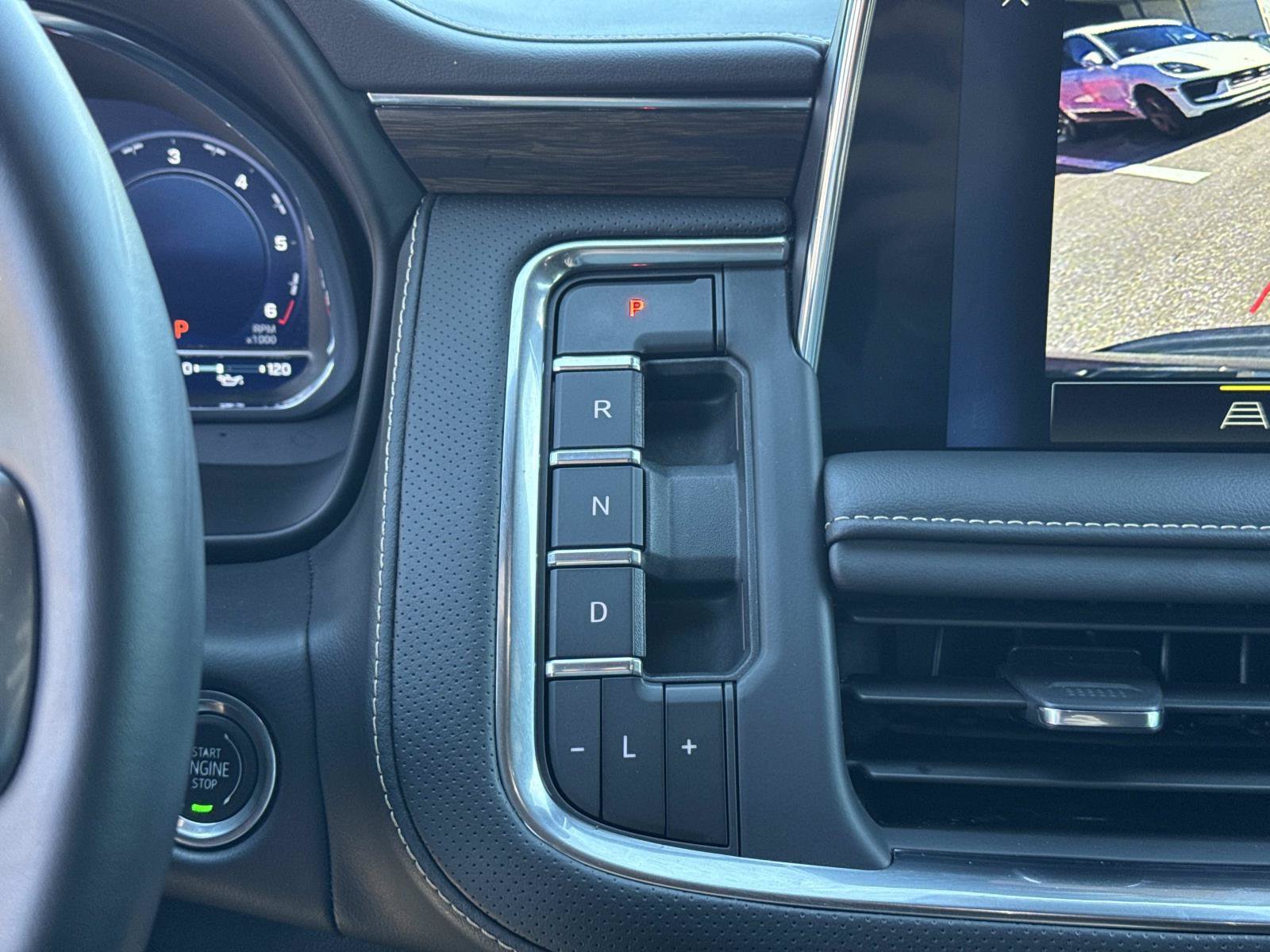 Used 2024 Chevrolet Tahoe Premier AWD/4WD image 24