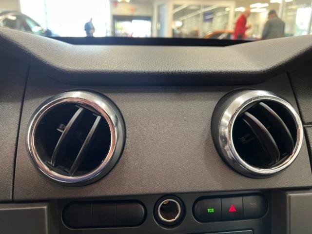 Used 2005 Ford Mustang Premium RWD image 15