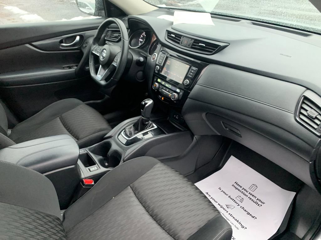 Used 2018 Nissan Rogue SV image 17