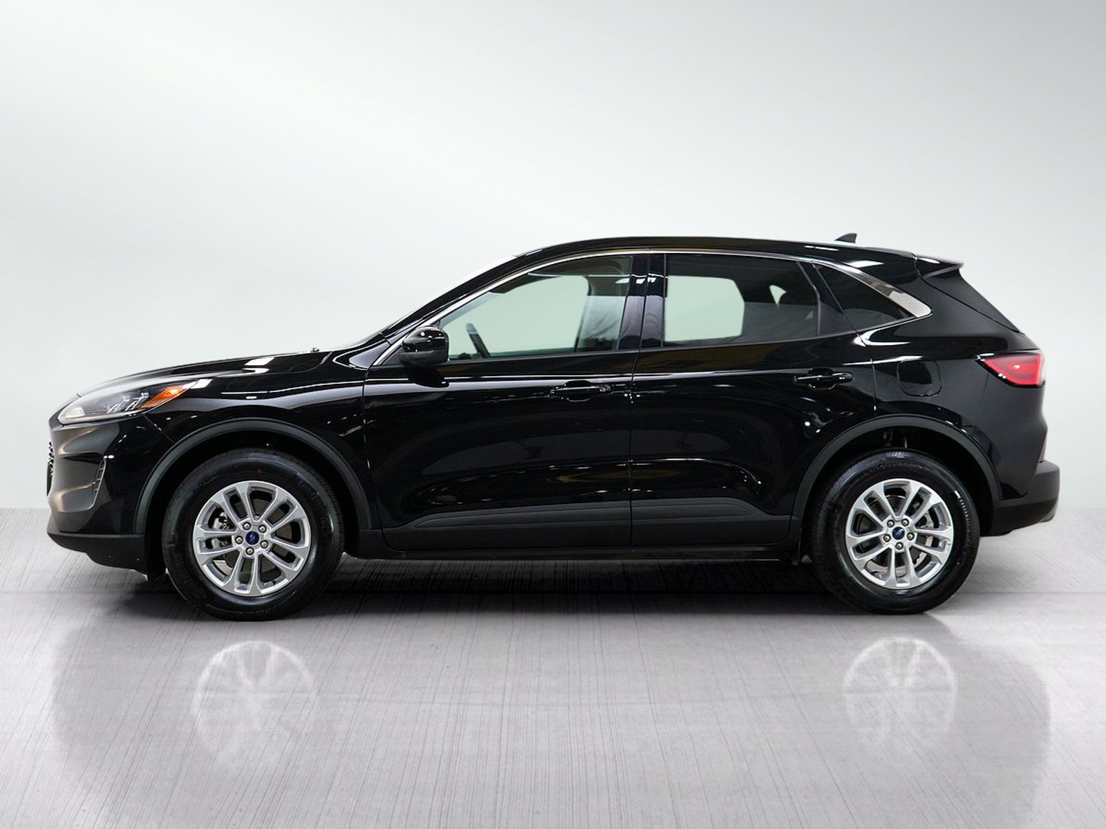 Used 2021 Ford Escape SE AWD/4WD image 2