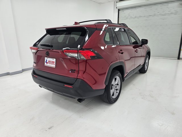 Used 2025 Toyota RAV4 XLE Premium image 40