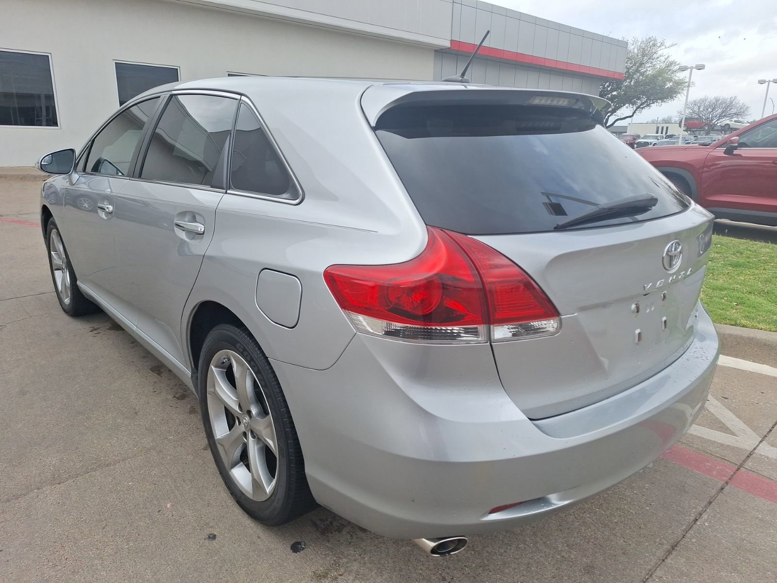 Used 2015 Toyota Venza XLE w/ XLE Premium Package image 4