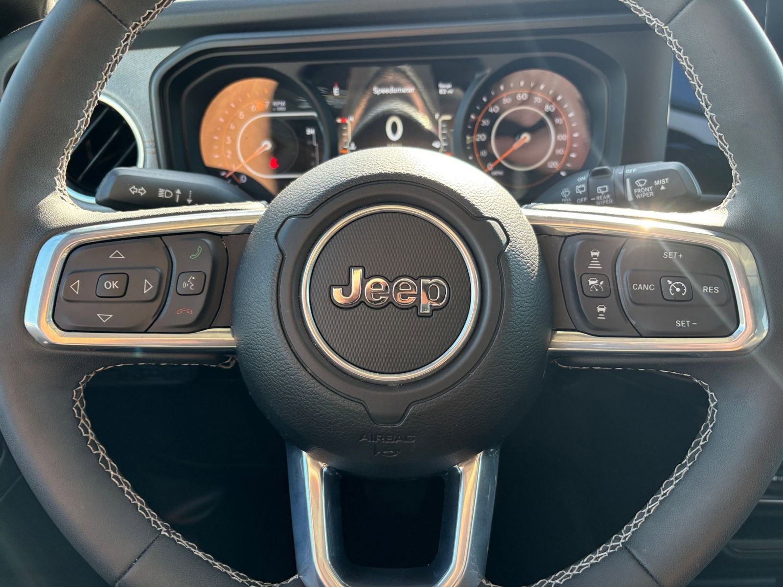 Used 2025 Jeep Wrangler Sahara image 25